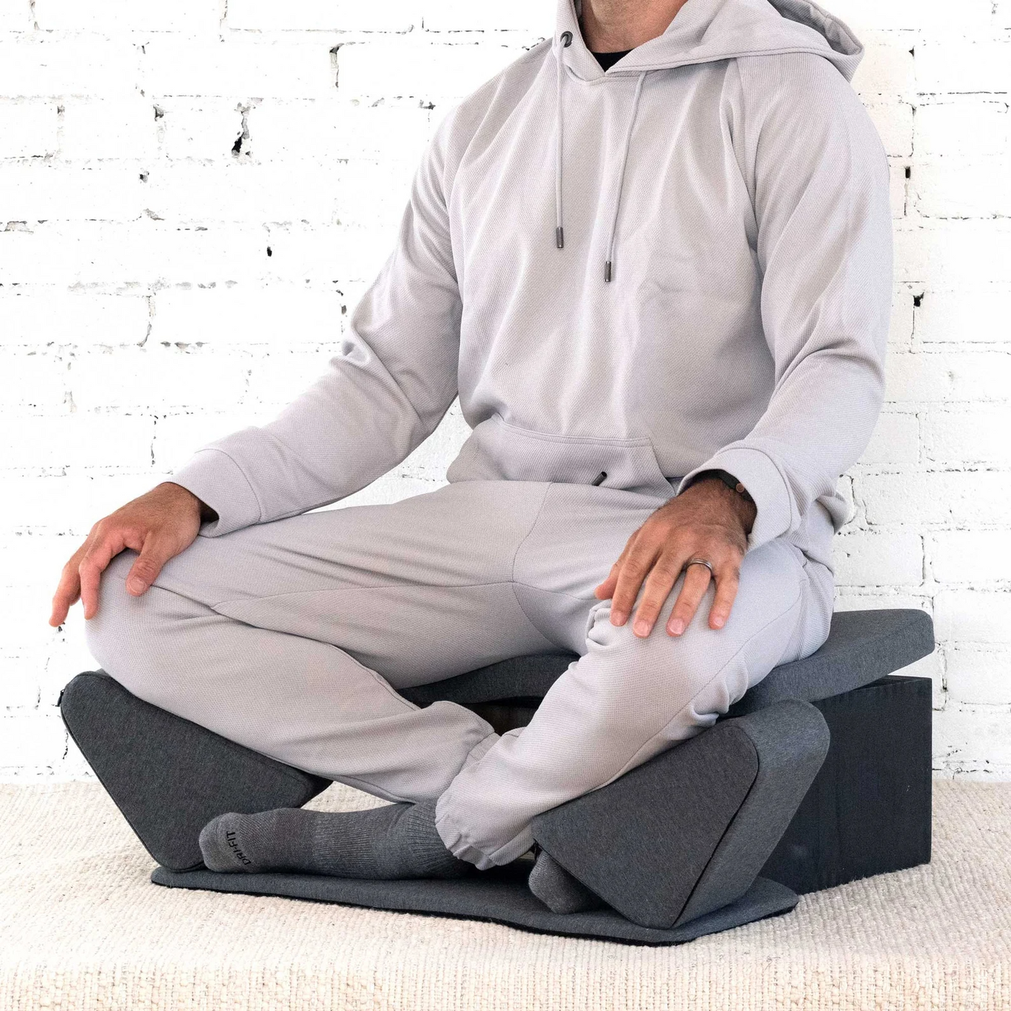 Olaise Meditation Chair: Portable Design with Back, Hip & Knee Comfort