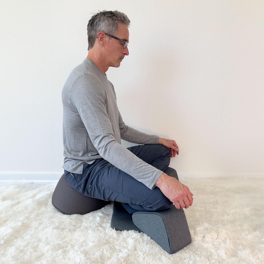Olaise Meditation Floor Wedge & Pad – Adjustable Cross-Legged Comfort